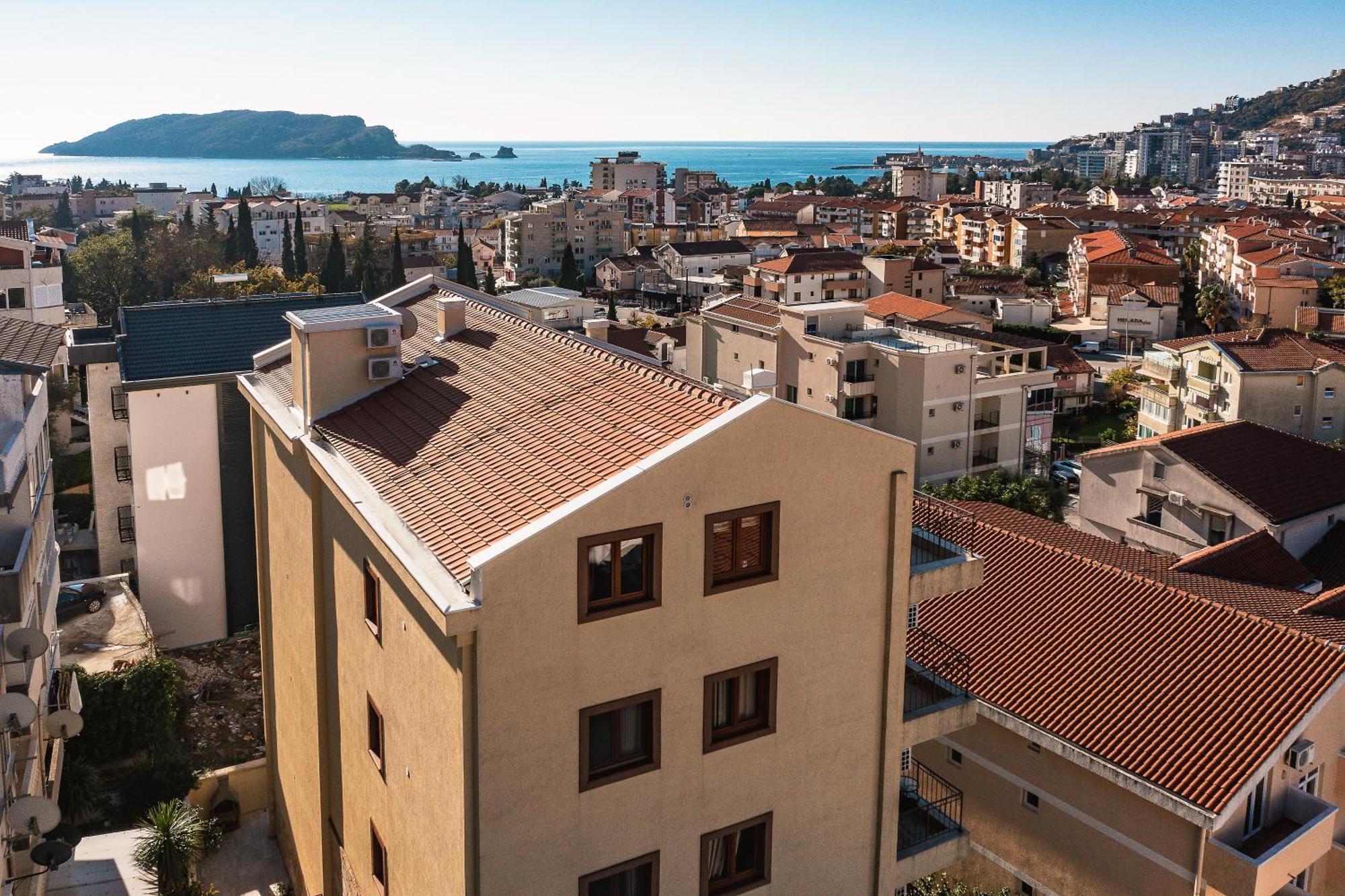 בודווה Arvala Apartments מראה חיצוני תמונה
