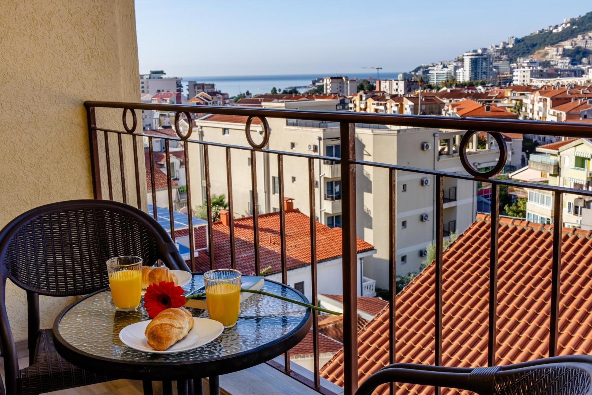 בודווה Arvala Apartments מראה חיצוני תמונה