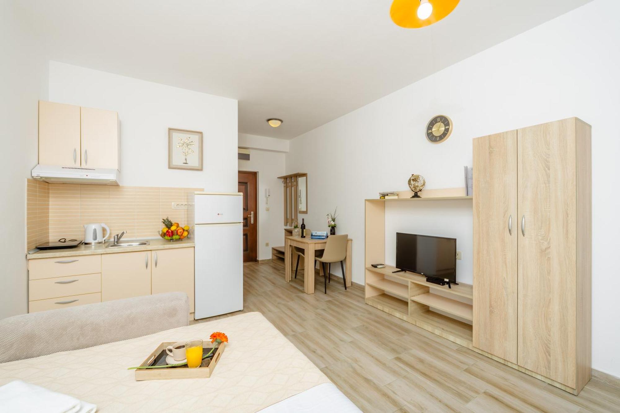 בודווה Arvala Apartments מראה חיצוני תמונה