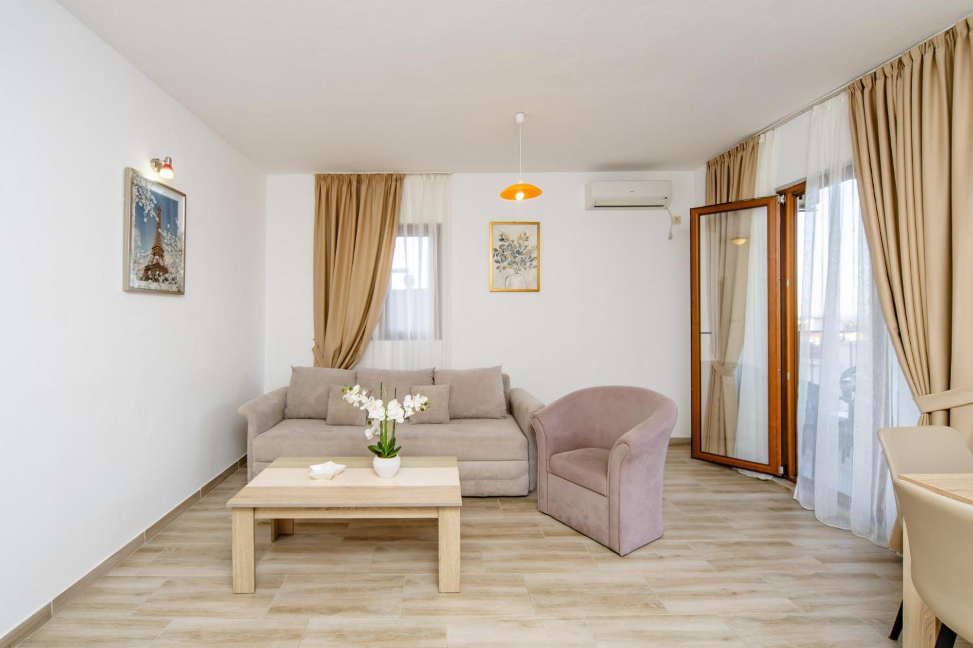בודווה Arvala Apartments חדר תמונה