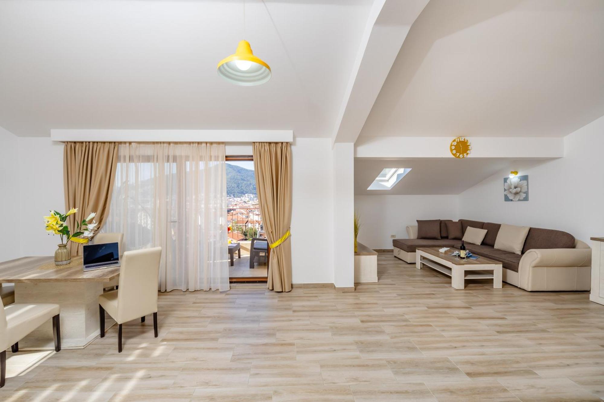 בודווה Arvala Apartments מראה חיצוני תמונה