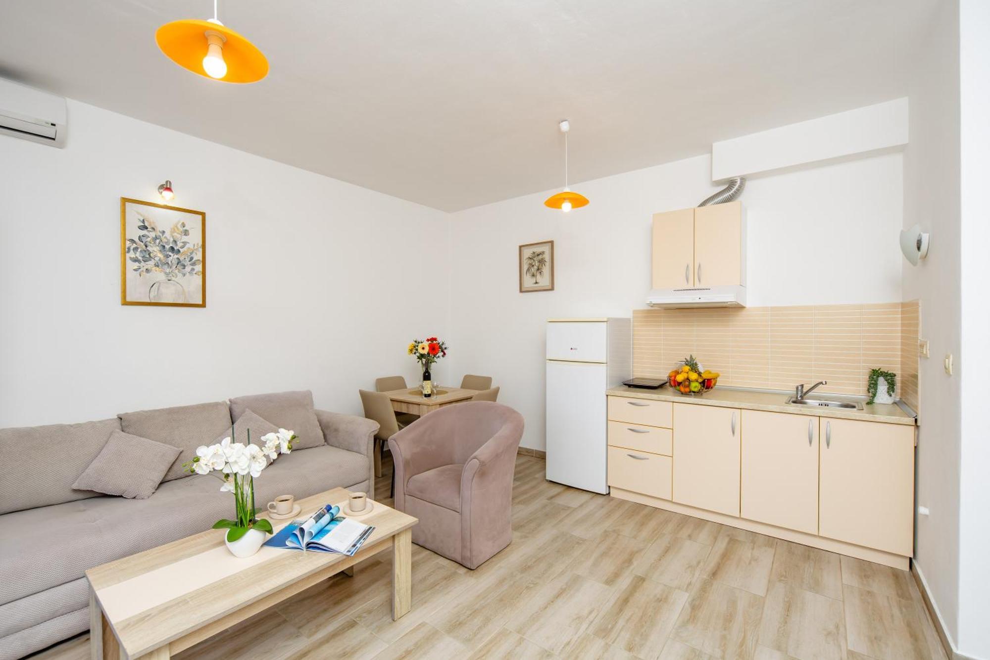 בודווה Arvala Apartments מראה חיצוני תמונה