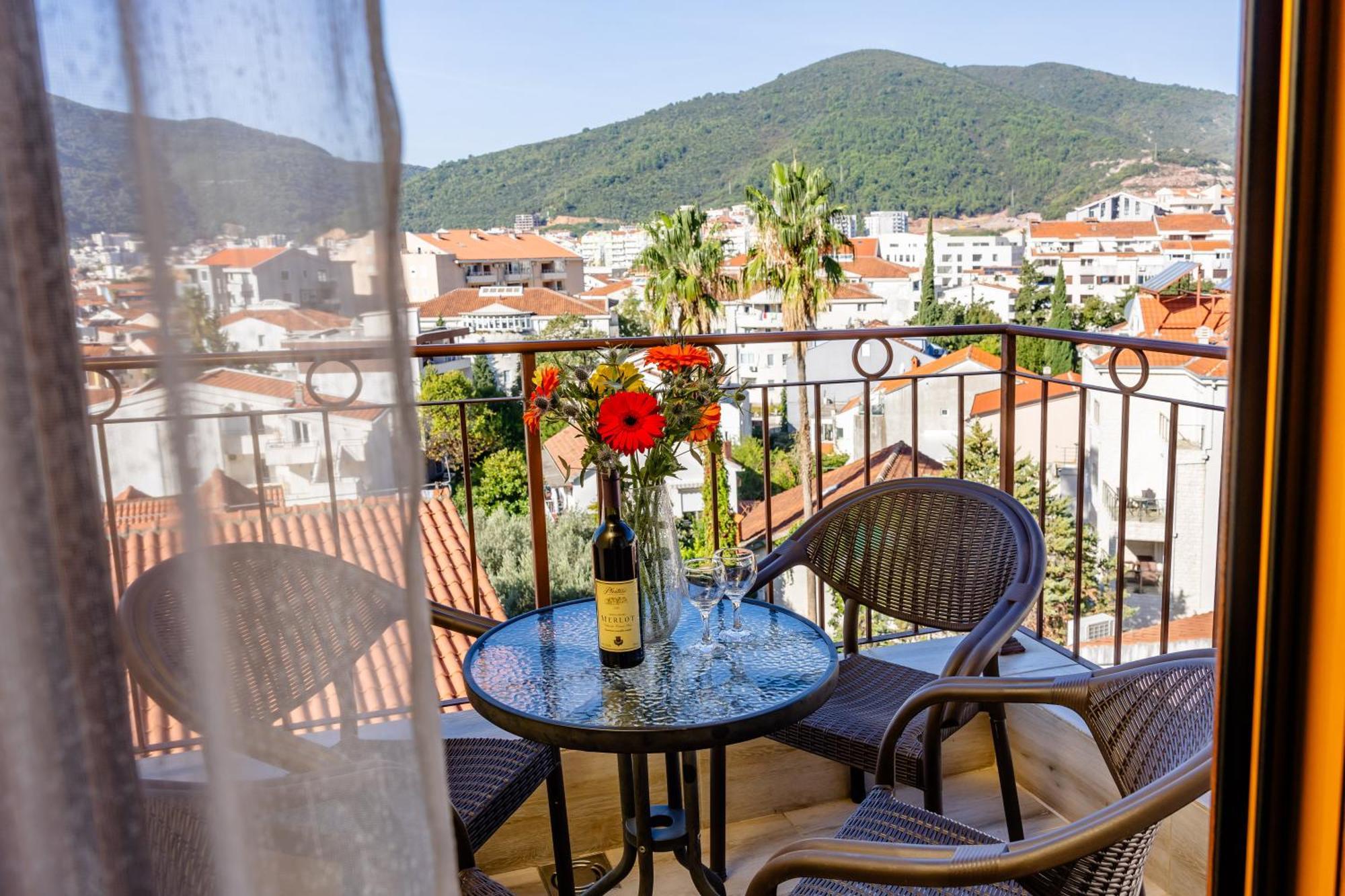 בודווה Arvala Apartments מראה חיצוני תמונה