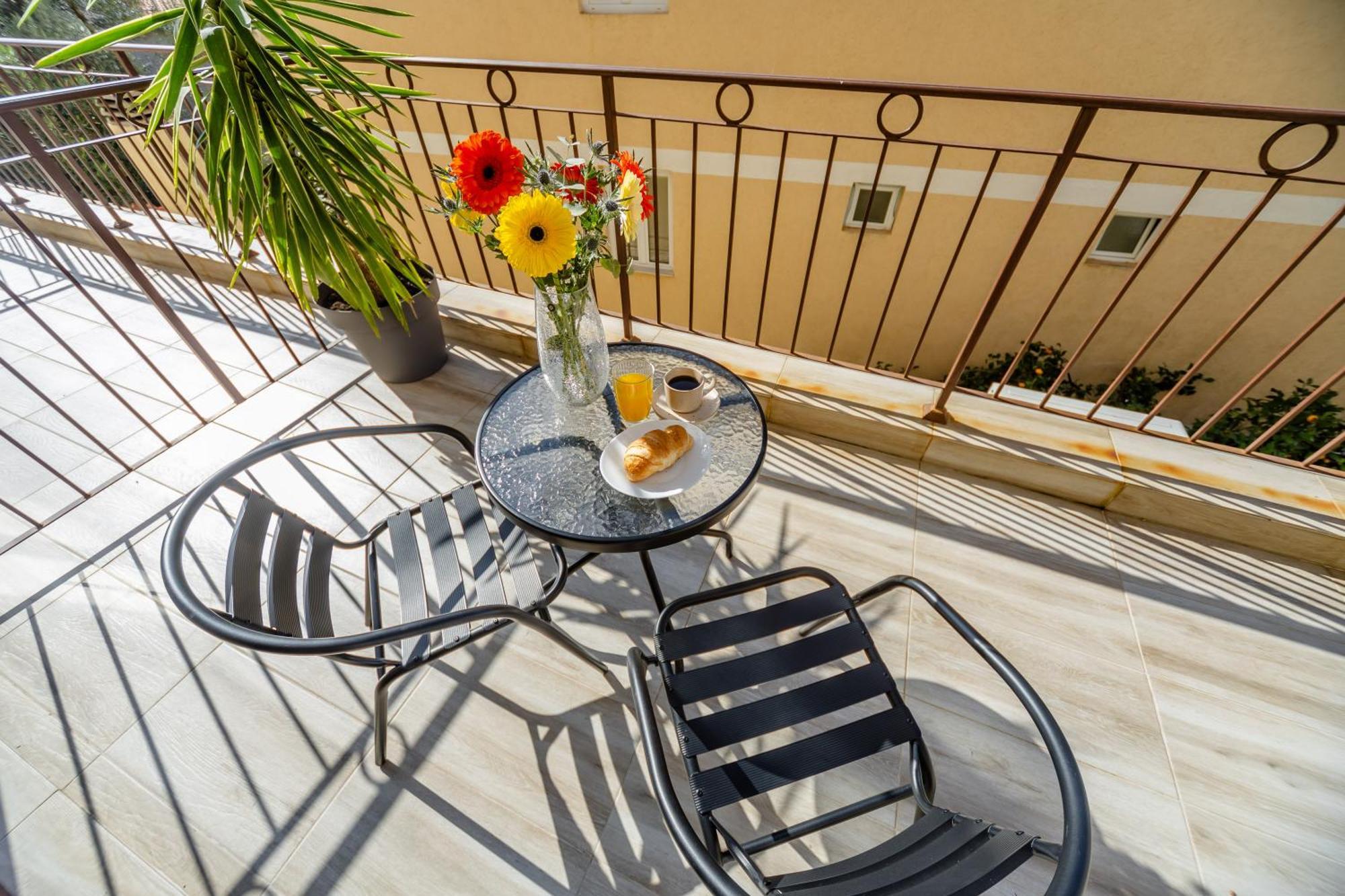 בודווה Arvala Apartments מראה חיצוני תמונה